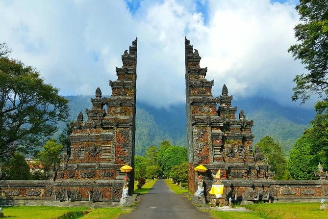 Exploring Bali in 5 Days: Completed Journey of Discovering Bali - Day 3 Sekumpul waterfalls and iconic gates: the hike day plus photo-landmarks that take time