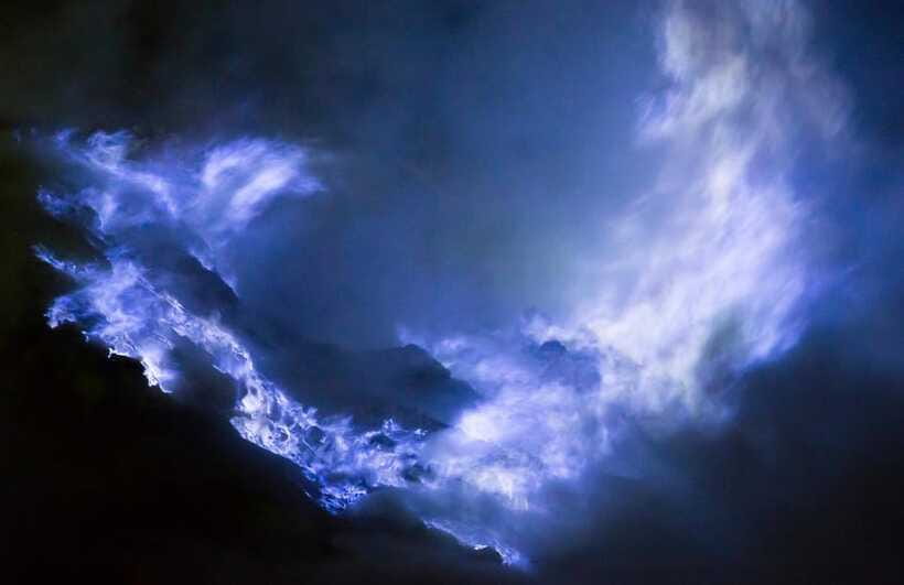 From Bali: 1 Day Ijen Volcano Blue Fire Tour From Bali - Breakfast, descent, and the long return to Bali