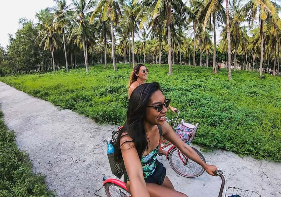 From Bali: 2-Day Private Gili Island Snorkel Tour with Hotel - Day 1: arrival, cidomo transport, and sunset time