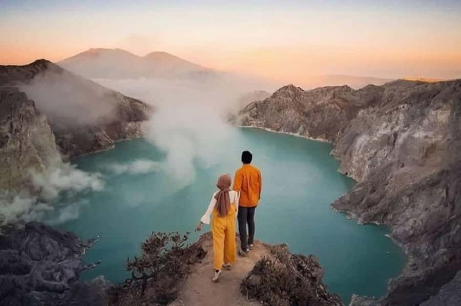 From Bali/Banyuwangi: Ijen Blue Fire Midnight Group Tour - Blue Fire at Kawah Ijen: the real reason this timing works