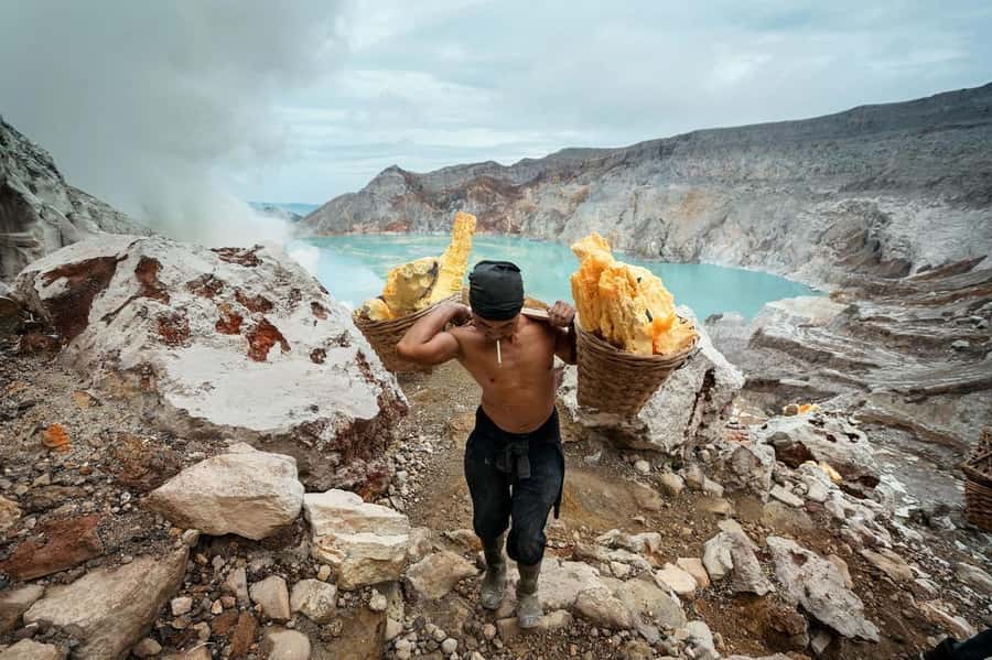From Bali/Banyuwangi: Ijen Blue Fire Midnight Group Tour - The three tour options, and which one matches your style