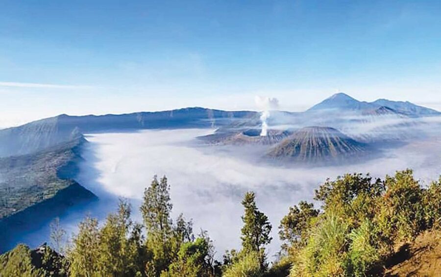 From Bali: Bromo, Ijen, & Tumpak Sewu Waterfall 3-Day Tour - Guides and drivers: the difference between chaos and smooth