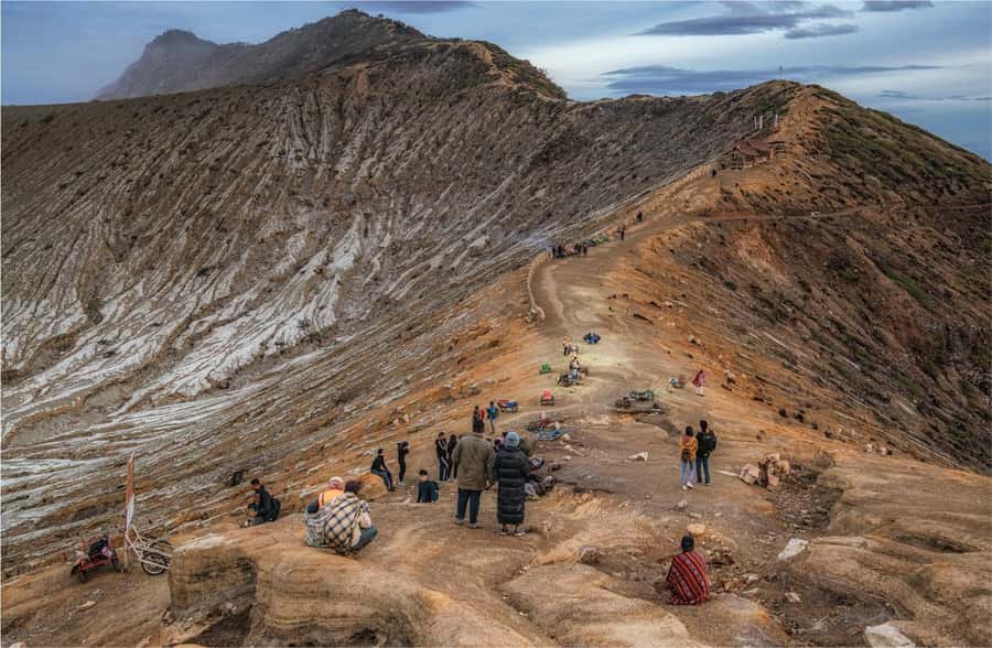 From Bali: Ijen Volcano Sunrise Hike with Transfer & All Fee - Should you book this Bali to Ijen sunrise hike?