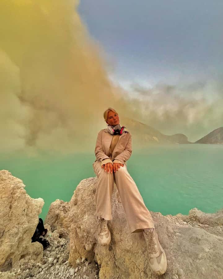 From Bali: Mount Ijen Tour Blue Fire Tour 2D1N, Hotel - Sulfur Miners and the “Art” Made at the Top