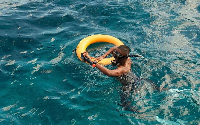 From Bali: Nusa Penida Private Snorkeling Tour with Lunch - Lunch on Penida: the infinity pool break that keeps the day from burning out