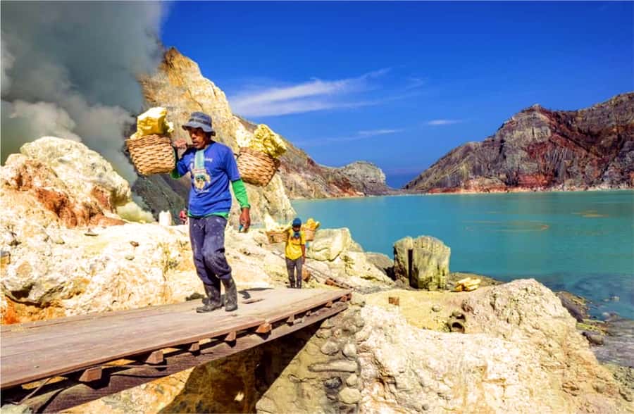From Bali or Banyuwangi: Ijen Crater Sunrise Hike - Getting There From Bali vs Banyuwangi: The Start Time Choice