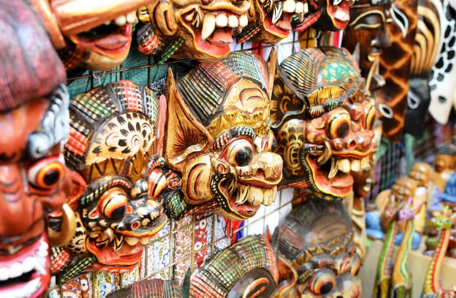 From Bali: Saraswati Temple, Monkey Forest, Ubud Waterfalls - Ubud Palace and Traditional Art Market: culture quick hits, shopping with sense