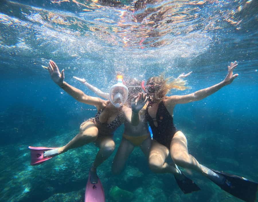 From Ceningan: Snorkeling with Manta Rays & Land Tour - The role of your guide (and why that matters)