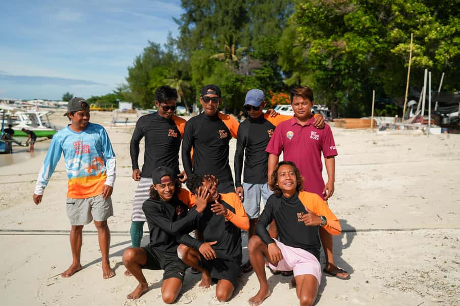 From Gili Air: Snorkeling with Turtles & Underwater Statue - The Gili Meno break: free time for lunch or island wandering