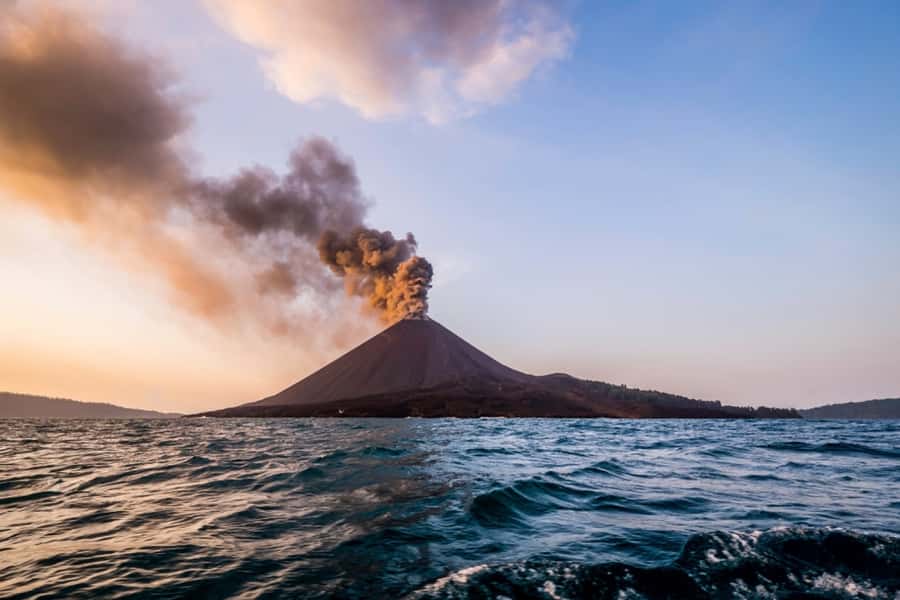 From Jakarta : Explore Krakatau Volcano Tour - How This Krakatau Tour Fits Jakarta So Well