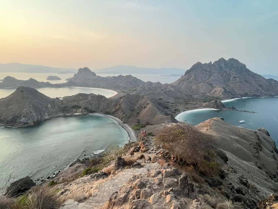 From Labuan Bajo Explore komodo island & Snorkeling - Hotel pickup, meeting point, and the early start that makes it work