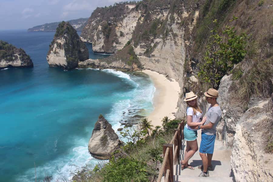 From Lembongan: Private Highlights East and West Nusa Penida - Getting there: speedboat timing, car comfort, and smooth handoffs