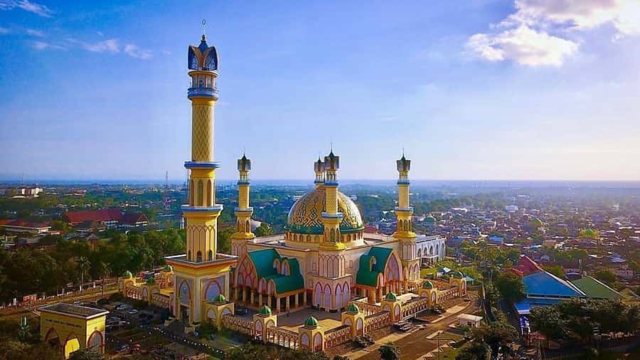 From Lombok: Mataram Heritage City Tour - Mayura Park and Bale Kambang: The Floating Palace Vibe, Up Close