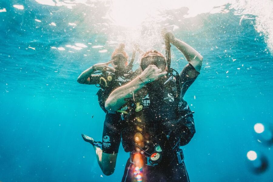 From Lombok: Private Gili Islands Trip w. Glass-Bottom Boat - Gili Trawangan lunch and downtime: your reset button