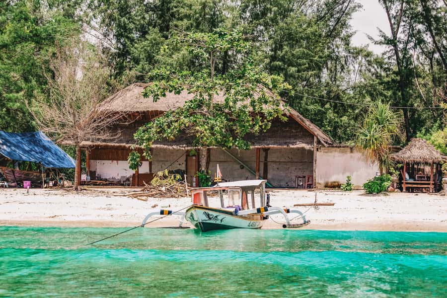 From Lombok: Private Gili Islands Trip w. Glass-Bottom Boat - Malaka Hill and the 360 view with Mt. Agung