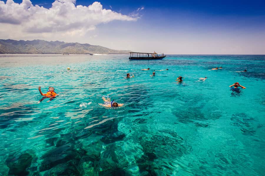 From Lombok: Private Gili Islands Trip w. Glass-Bottom Boat - The glass-bottom boat reality check (what you should expect)