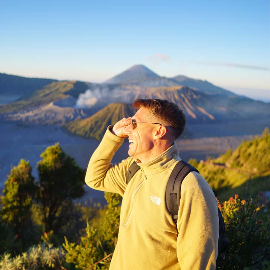 From Malang: 1-Day Mount Bromo Shared Trip - Finding a sunrise viewpoint: what to do while you wait