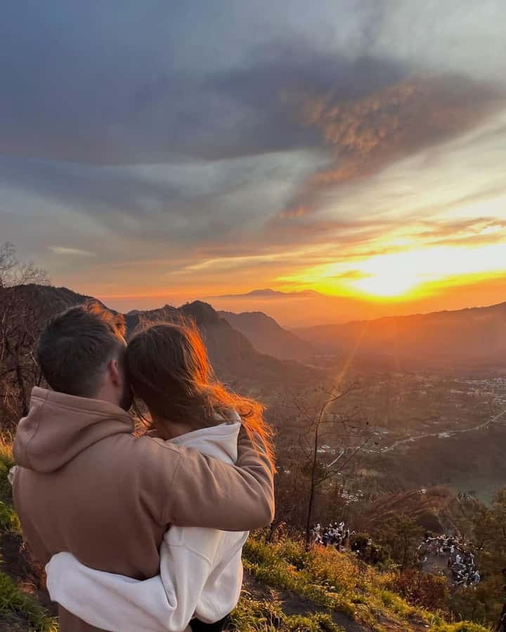 From Malang: Shared Bromo Sunrise Tour with Snack Box - Penanjakan or King Kong Hill: the sunrise viewpoint plan that makes sense