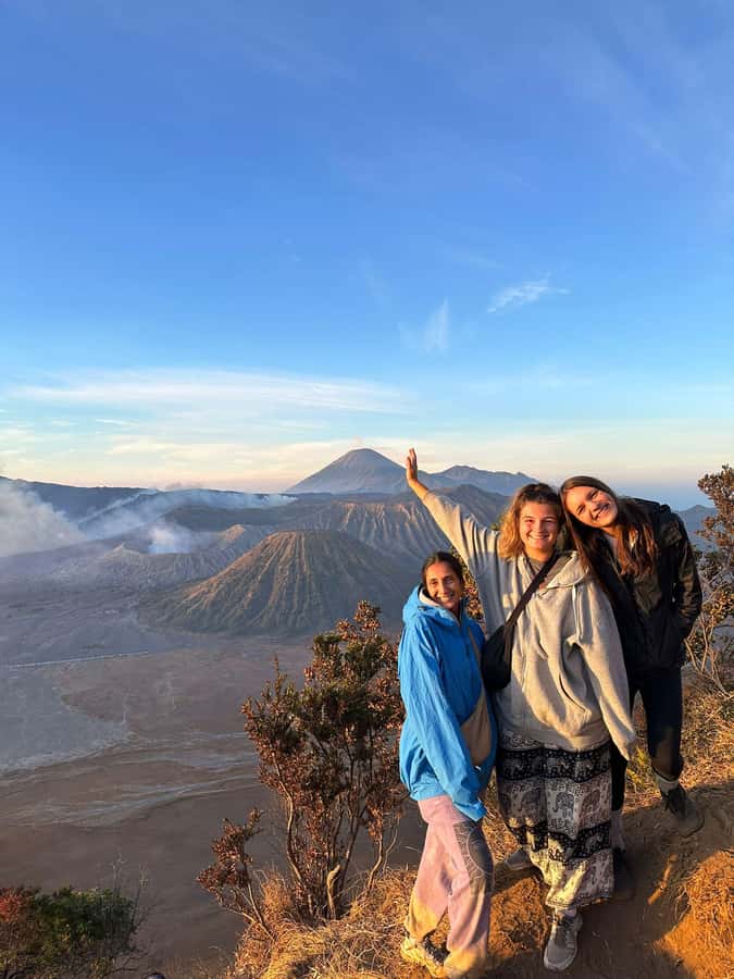 From Malang: Shared Bromo Sunrise Tour with Snack Box - After sunrise: the descent into the sea of sand