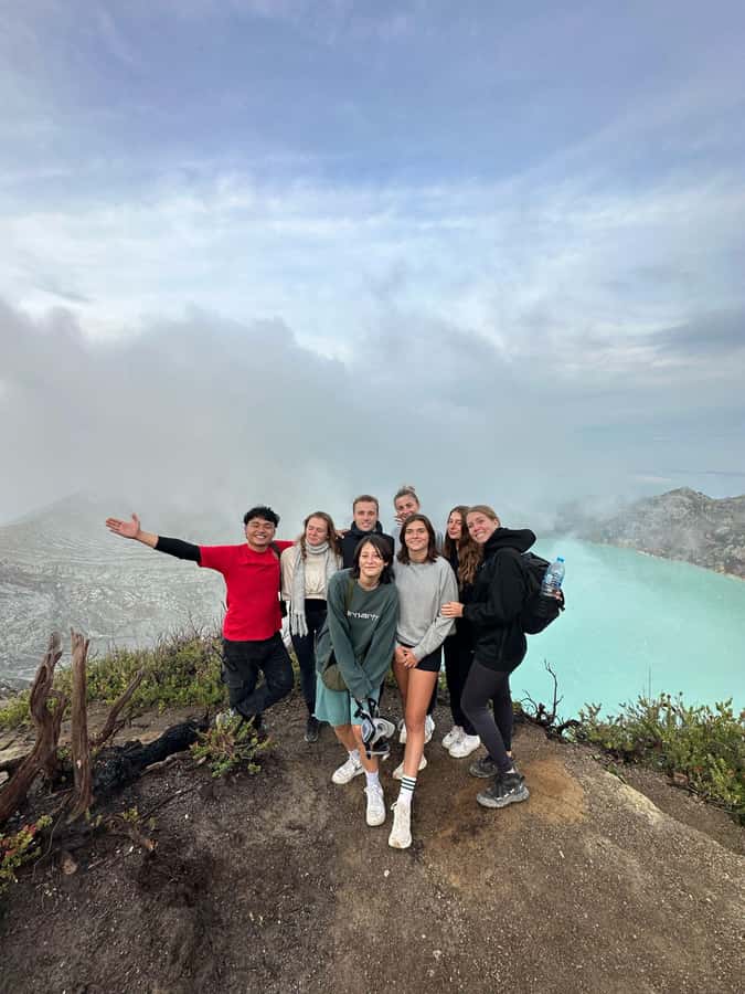 From Malang/Surabaya: 2-Days Tour Mt. Bromo Ijen Blue Flames - Day 2 the Ijen midnight hike for blue flames and the crater edge