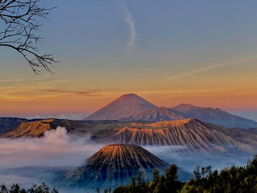 From Malang/Surabaya: Mount Bromo and Ijen Crater 2-Day Tour - The Bromo caldera climb, Sea of Sand, and the temple stop
