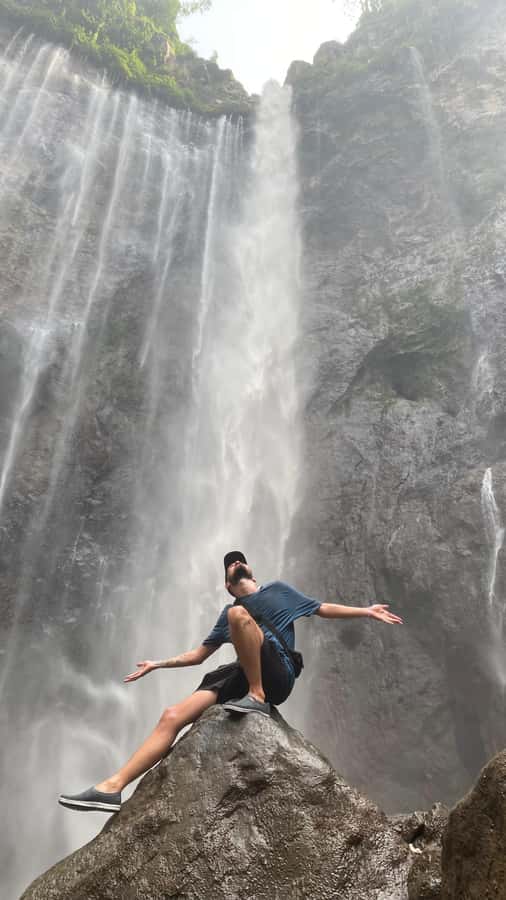 From Malang: Tumpak Sewu Waterfall Day Trip (Sharing) - Shoes, waterproof gear, and the real safety mindset