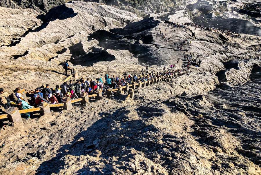 From Probolinggo: 2-Day Mount Bromo and Ijen Volcano Tour - Ijen volcano hike: acidic crater lake and the blue flames idea