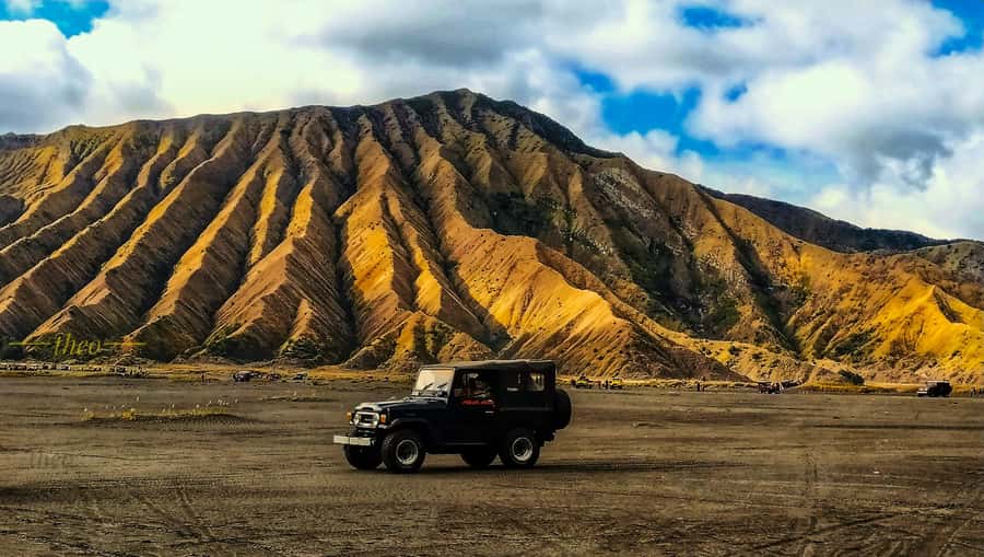From Probolinggo: Mount Bromo Sunset Tour by Land Cruiser - Widodaren Hill photo session: how to plan for great pictures