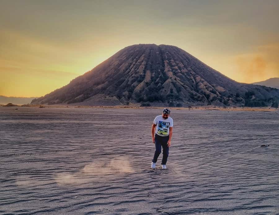 From Surabaya : 2 Day 1 Night Mount Bromo and Ijen Tour - Day 1 at Bromo: The Sunrise Game Plan at Mount Pananjakan