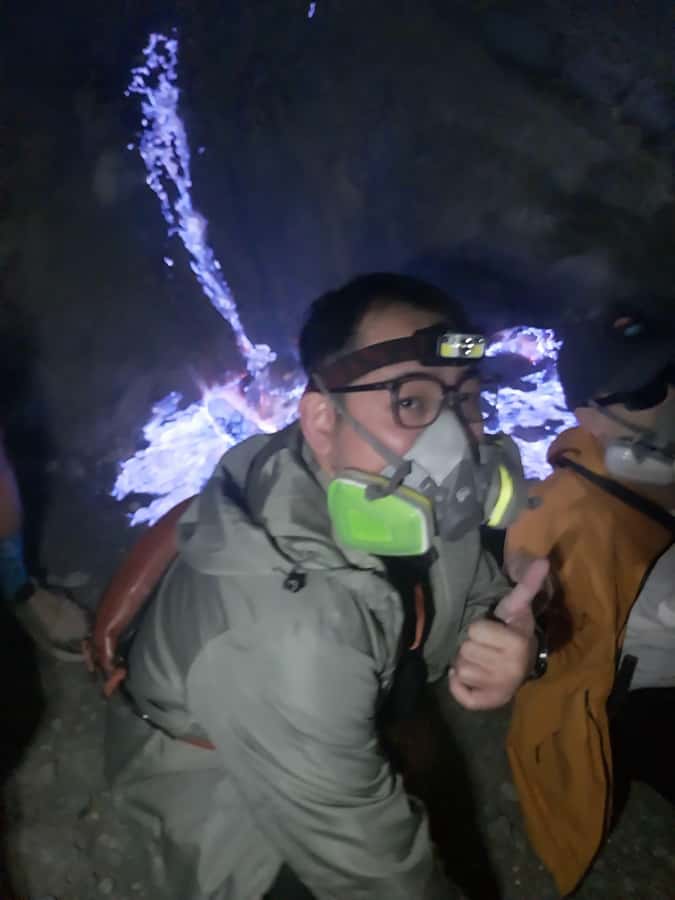 From Surabaya/Malang/Bali: Kawah Ijen Blue Fire Guided Tour - Descending into the crater: shoes, gas masks, and narrow footing