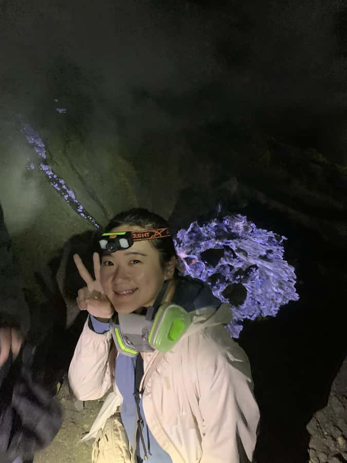 From Surabaya/Malang/Bali: Kawah Ijen Blue Fire Guided Tour - Sunrise viewpoint and the green acid lake: when the climb pays off