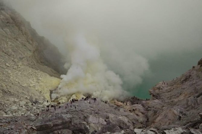 From Surabaya / Malang : Mt Bromo Sunrise - Ijen Blue Fire 3D2N - Mt Ijen before dawn: how the Blue Flame experience is staged