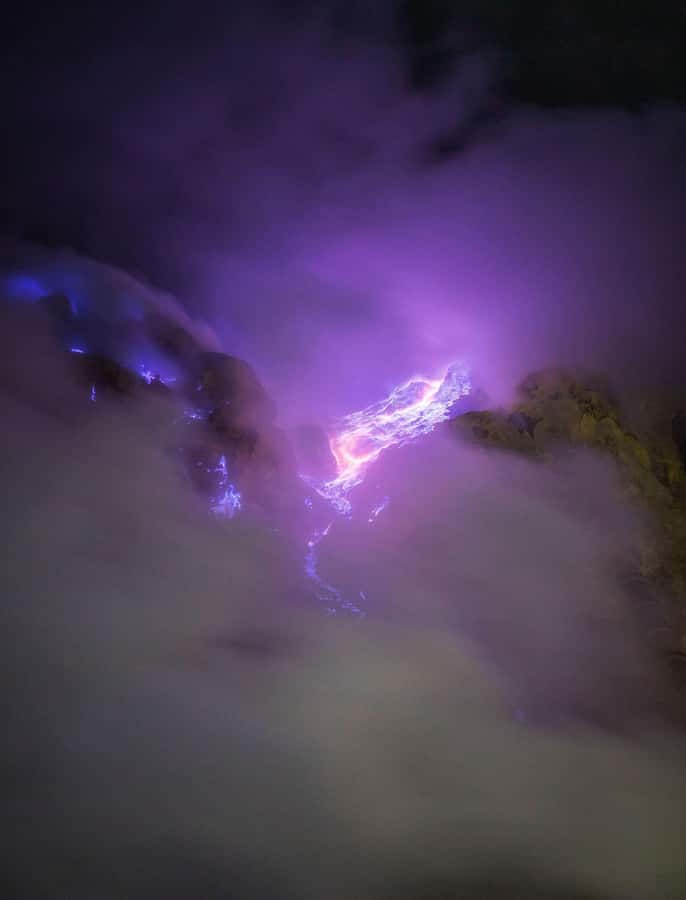 From Surabaya: Mount Bromo and Ijen 2D1N Shared Guided Tour - Ijen at night: the 1.5 hour drive to Paltuding and the sulfur crater trek