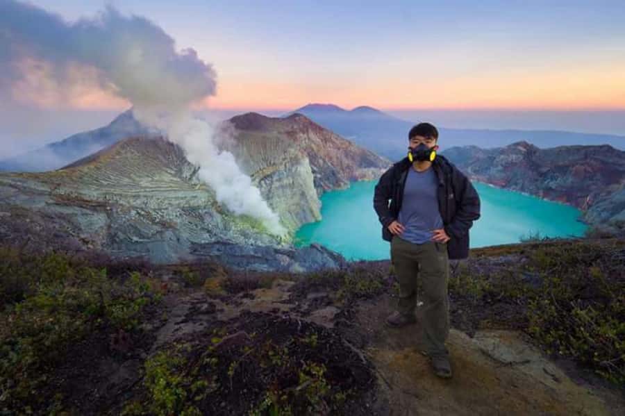 From Surabaya or Malang: Tumpak Sewu-Bromo-Ijen-Bali 3D2N - Bromo sunrise by jeep: the 1.5 km crater walk feels real