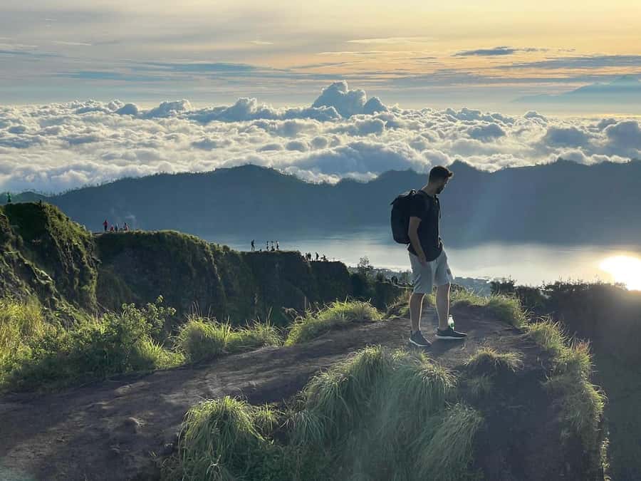 From Ubud: Mount Batur Hiking With Hotspring - The climb in darkness: what the hike is like on your body