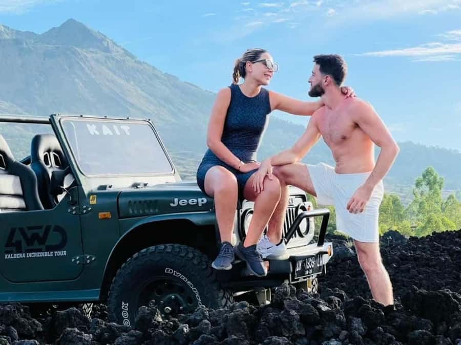 From Ubud: Mount Batur Shared Jeep Sunrise & Hot Spring Tour - Guides and drivers: what usually goes right