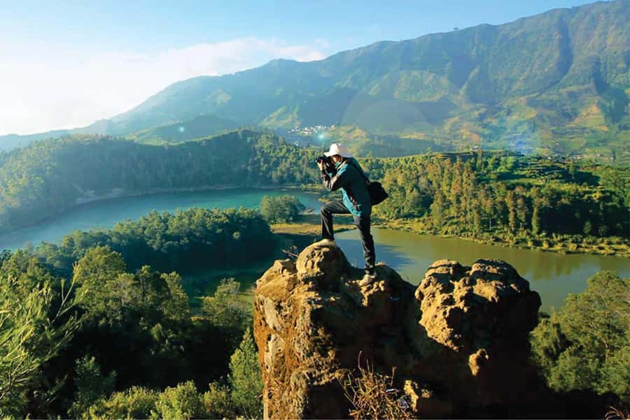 From Yogyakarta: 12-Hour Guided Dieng Plateau Sunrise Trip - Batu Pandang Hill and the Colourful Lake View Over the Valley