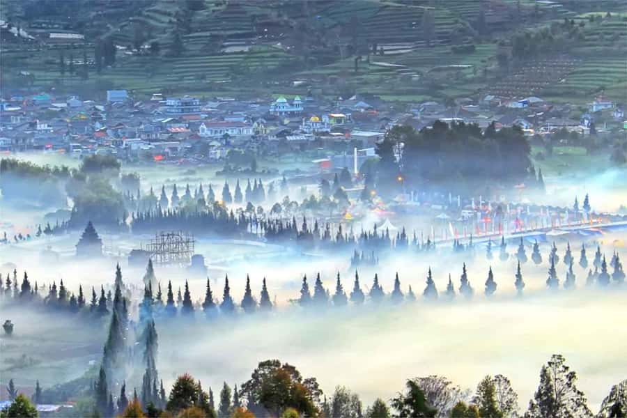 From Yogyakarta: 12-Hour Guided Dieng Plateau Sunrise Trip - Weather Reality: Rain, Fog, and What to Expect When Sunrise Changes