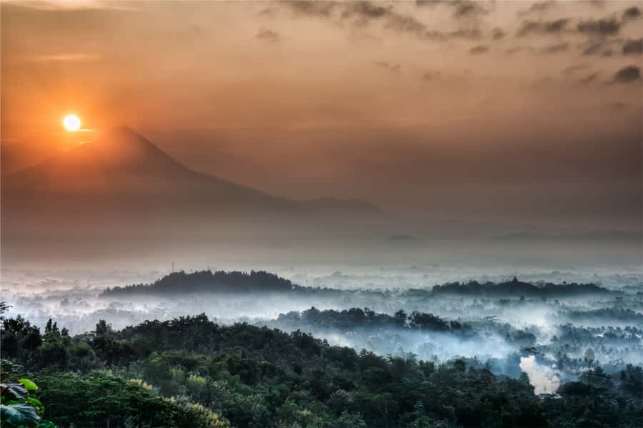 From Yogyakarta: Borobudur Sunrise Half Day Tour with Pickup - Time for coffee and breakfast, how the waiting becomes part of the day