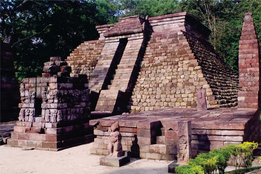 From Yogyakarta: Cetho, Sukuh Erotic Temple and Solo City - Mount Lawu Road Trip to Cetho and Sukuh Temples