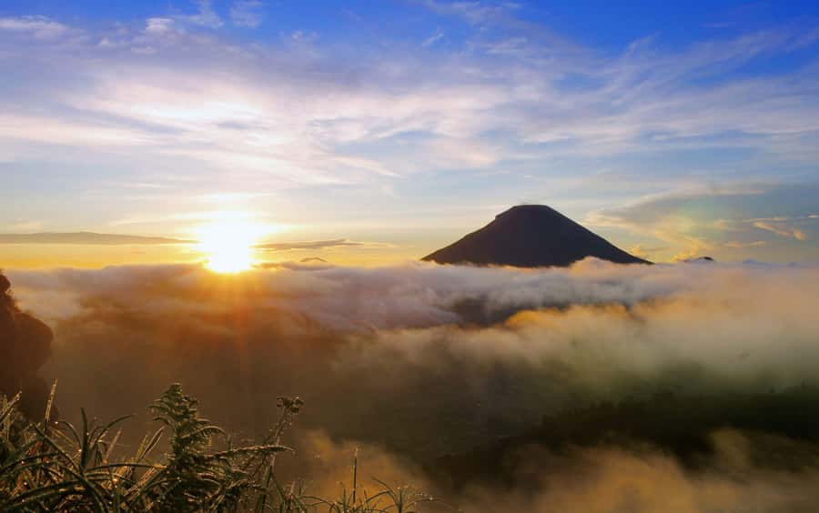 from Yogyakarta: Dieng, Dawn's Embrace & Cultural Treasures - The guides make a difference, and you’ll feel it