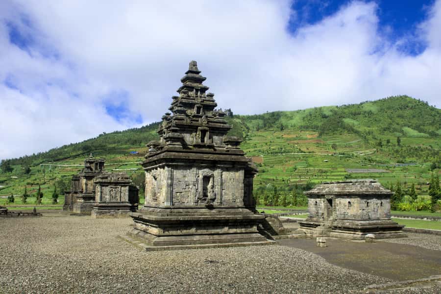 From Yogyakarta: Dieng Plateau Golden Sunrise Guided Trip - Sikidang Crater: Steam, Bubbling Mud, and Planet-Other Than Earth