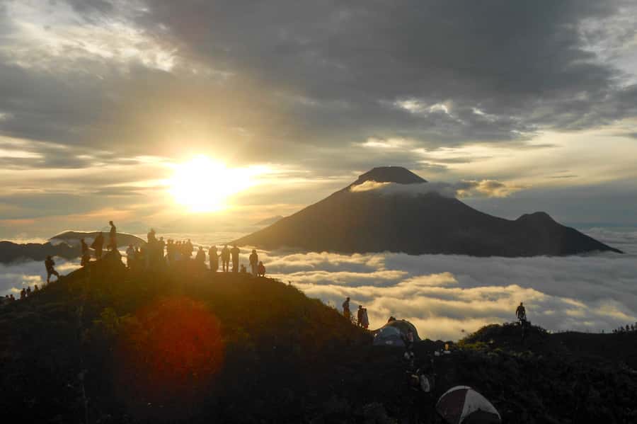 From Yogyakarta: Dieng Plateau Golden Sunrise Guided Trip - Hiking Sikunir Hill for Sunrise and Up to Eight Volcano Views