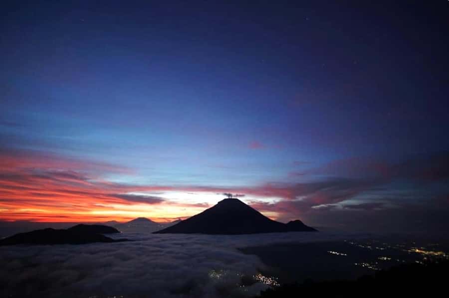 From Yogyakarta: Dieng Tour, Golden Sunrise & Tea Plantation - The 14-hour schedule: what to pack and how to avoid feeling cooked