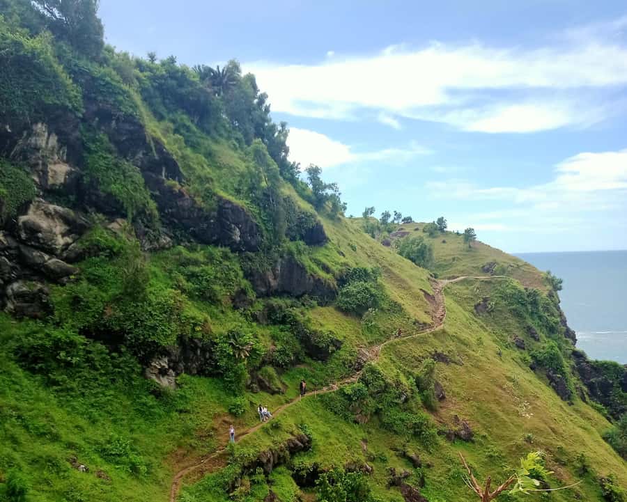 From Yogyakarta: Pengilon Hill and Hidden Beach - Southern Java from Yogyakarta: Why This Day Feels Different