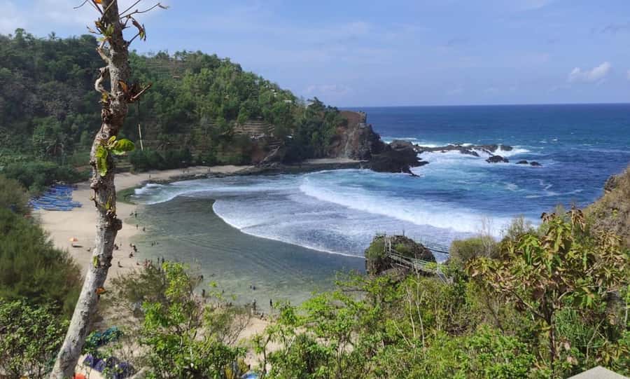 From Yogyakarta: Pengilon Hill and Hidden Beach - Price and Logistics: Is $55 Good Value for This 8-Hour Plan?