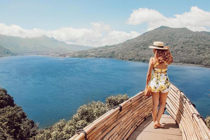 Full-Day Private North Bali Tour with Free WiFi - Handara Gate, yes it is for photos, and that can still be worth it