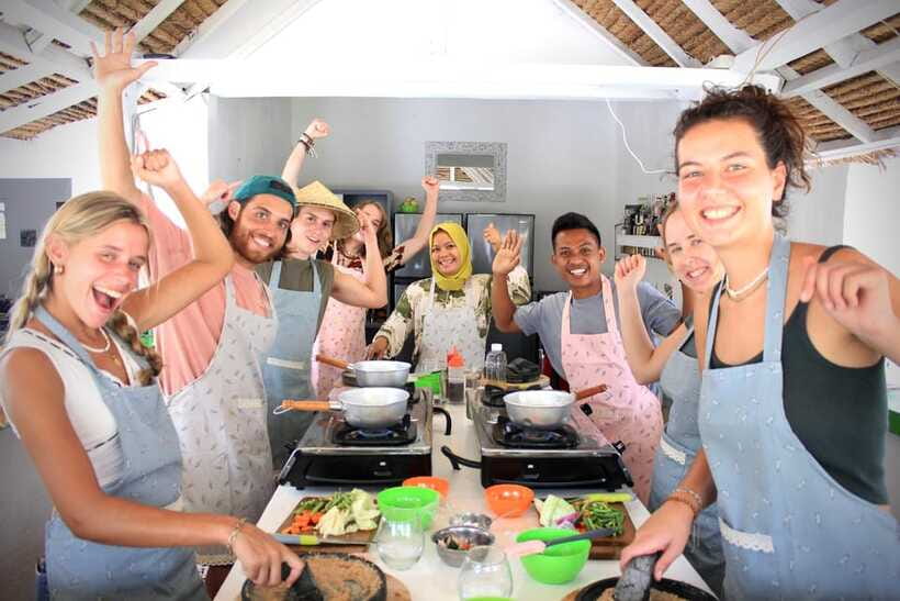 Gili air: Kaktus traditional cooking class - How the 2-hour class typically flows, from prep to plate