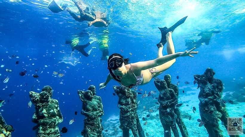 Gili island sunset & snorkeling tour gopro included - Turtle point snorkeling: swim with turtles, plus garden fish