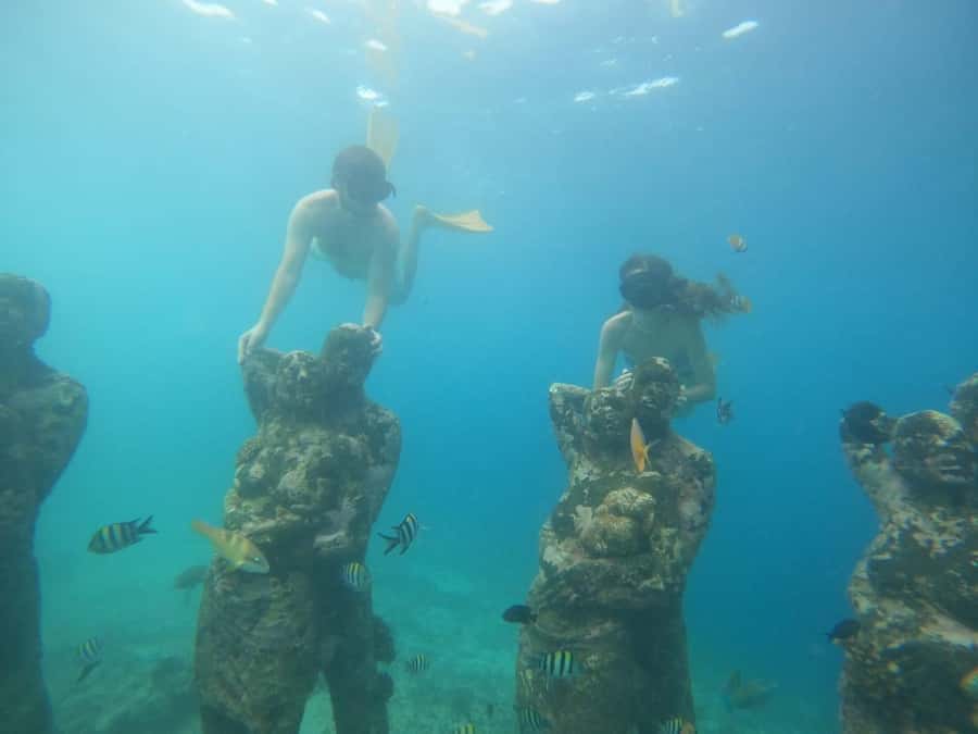 Gili T Island: Gili Snorkeling Day Trip Swim With Turtles - Underwater sculptures: the fun twist beyond wildlife